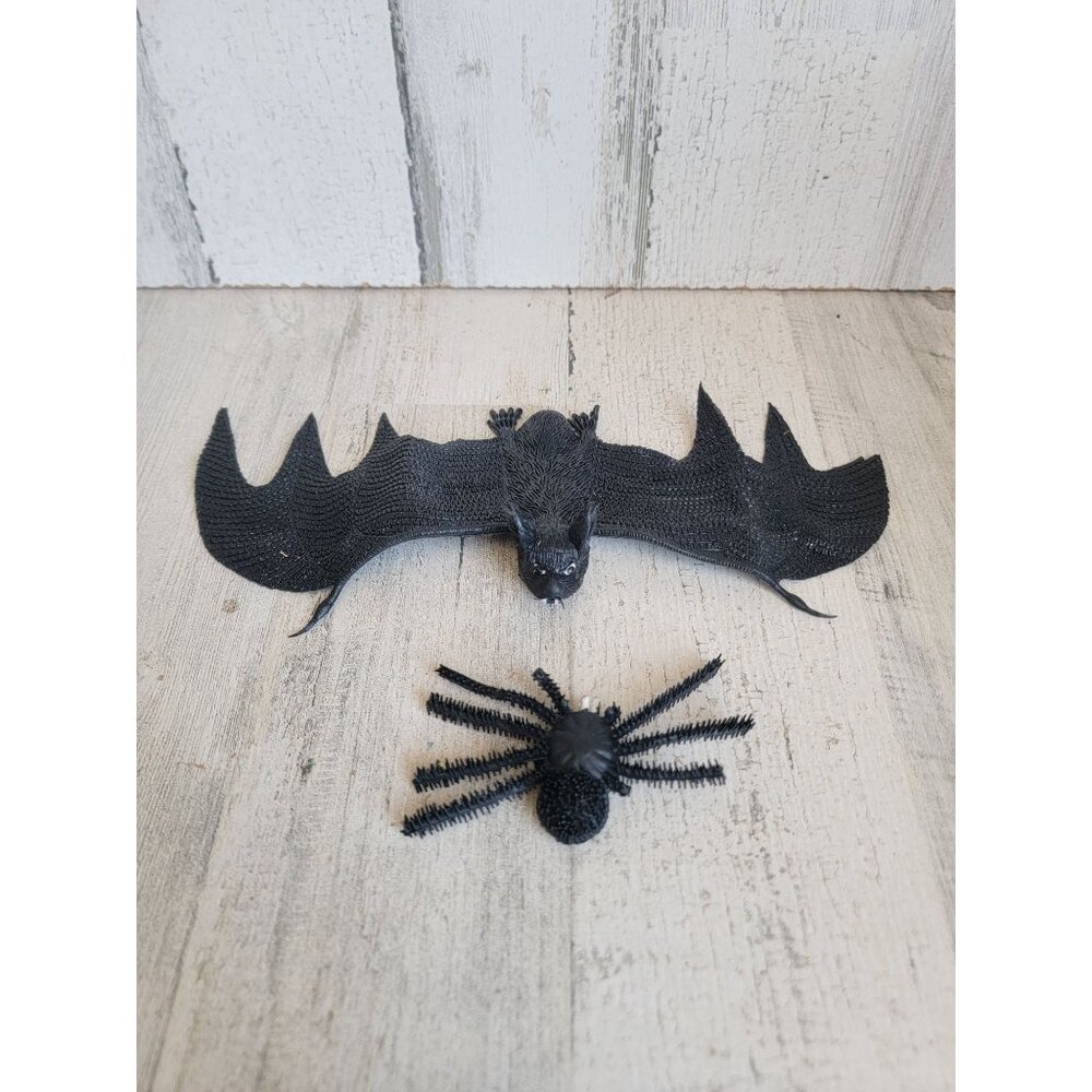 Rubber Halloween AS IS spider bat prop‎ Decor Figure Set scary